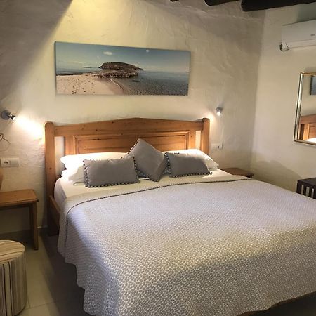 Finca Can Toni Sant Jordi de ses Salines Экстерьер фото
